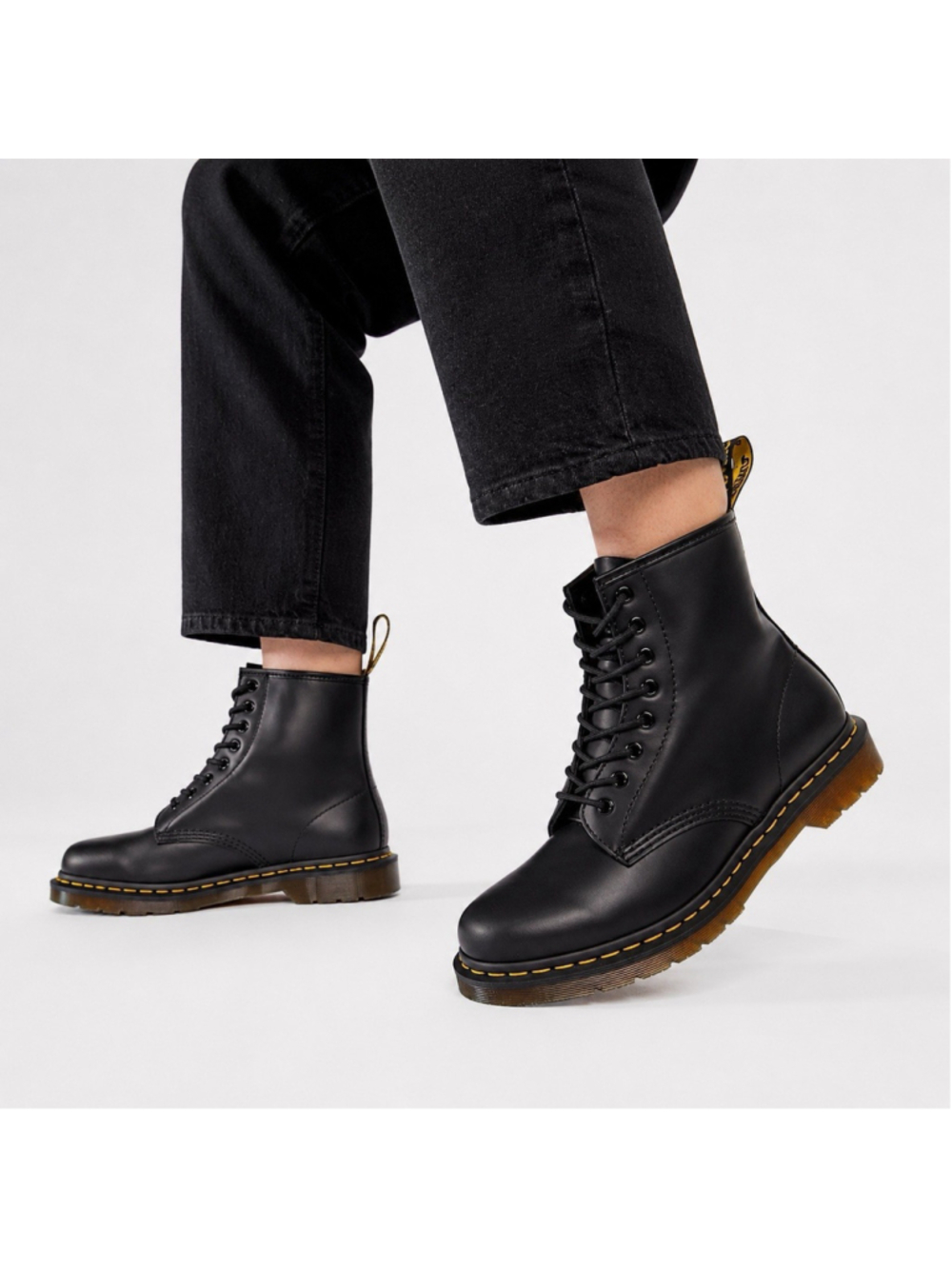 Dr. Martens 1460 Smooth Leather 8-Eye Black Combat Classic Boots 9 NEW!
